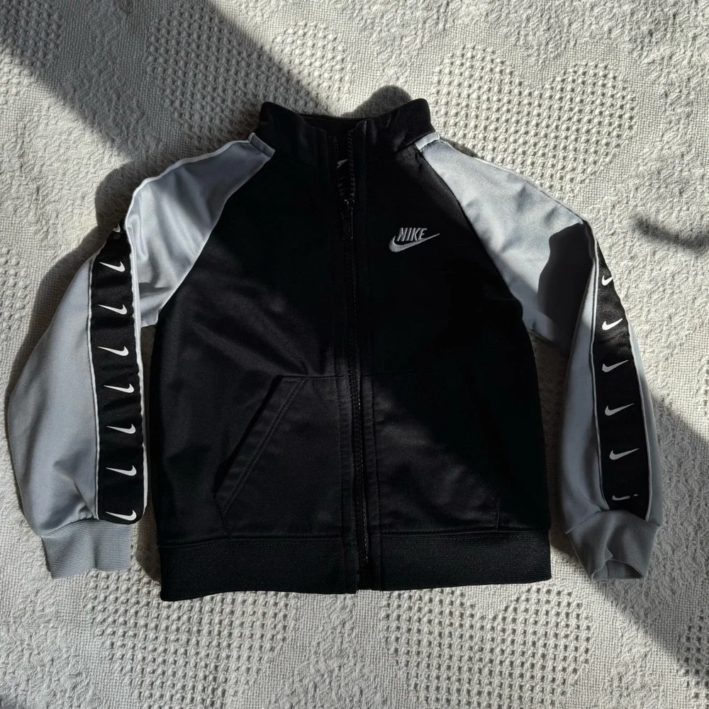Boys Nike Quarter Zip Up